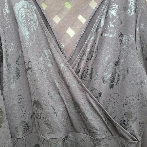 mblm black skull rose faux wrap dress Size 2 (22) - Picture 5 of 7